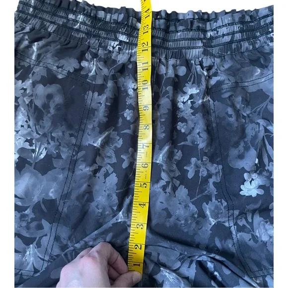 Athleta Savannah Jogger Pants Black Floral Camo Size 10 Tall Athlesiure - Picture 9 of 13
